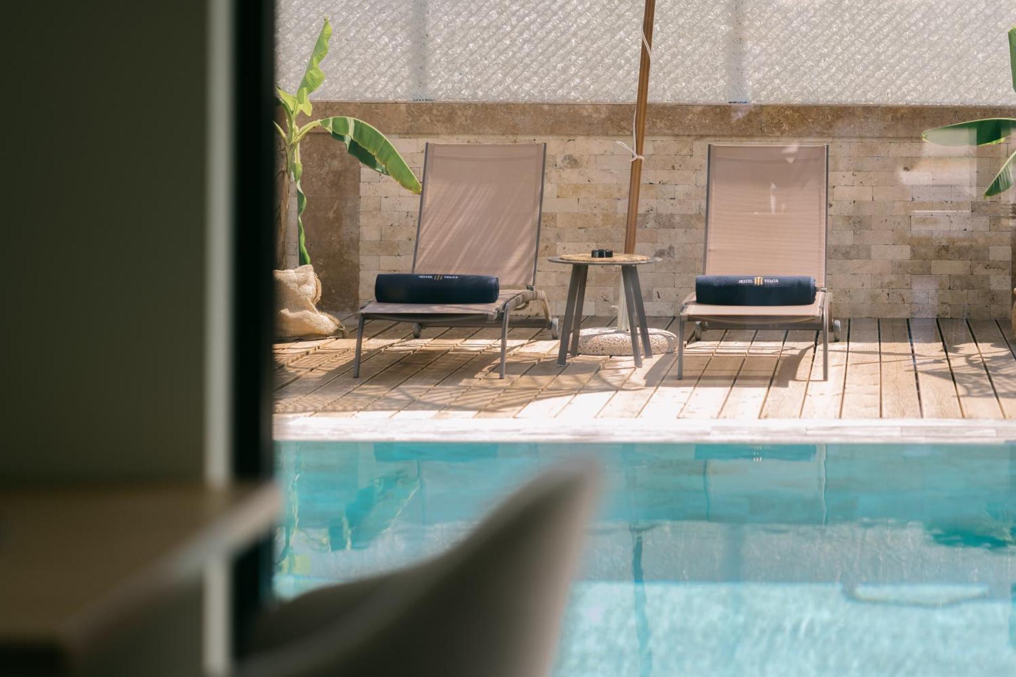 Hotel Teuta Ulcinj Kültér fotó