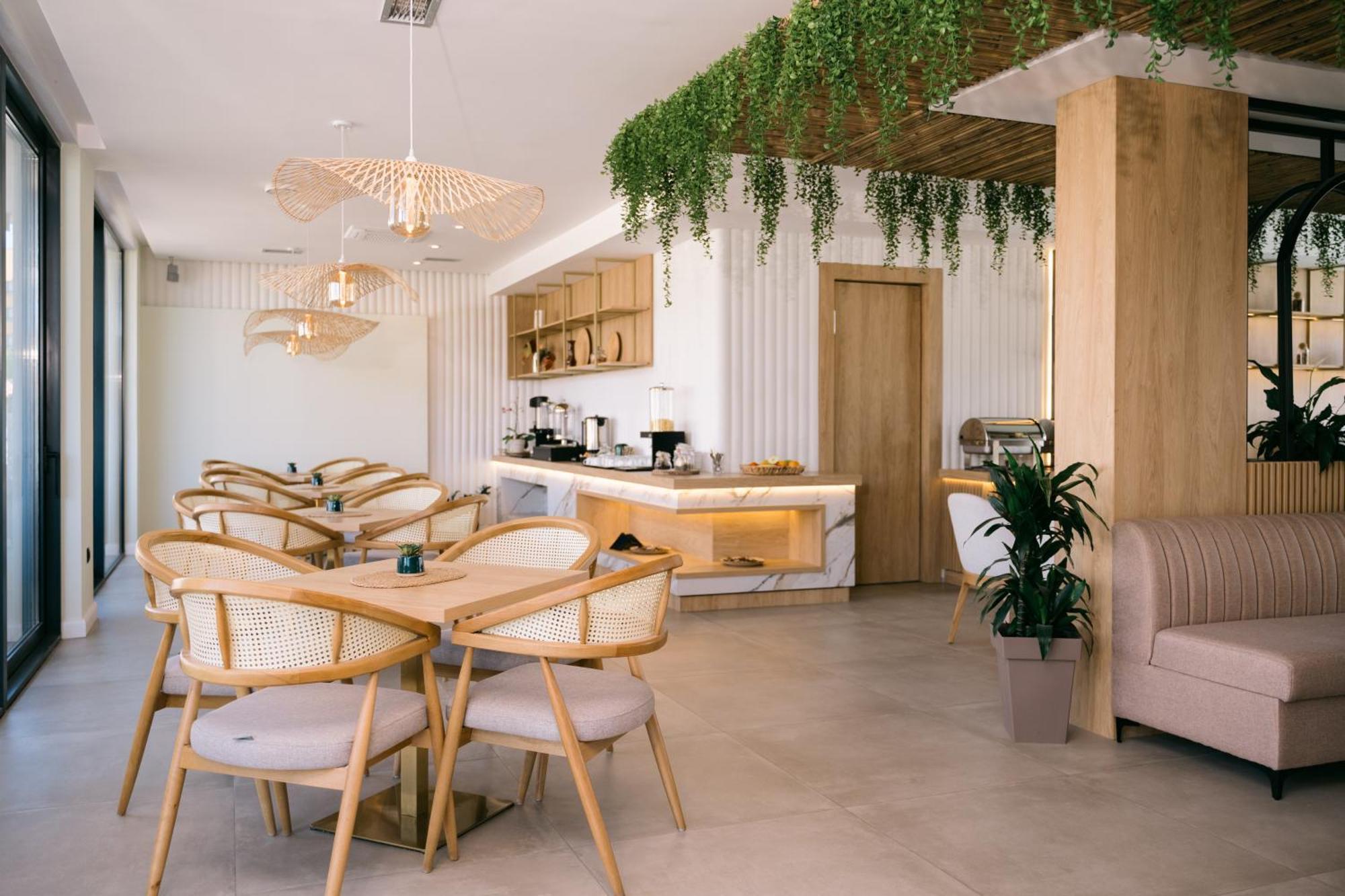 Hotel Teuta Ulcinj Kültér fotó