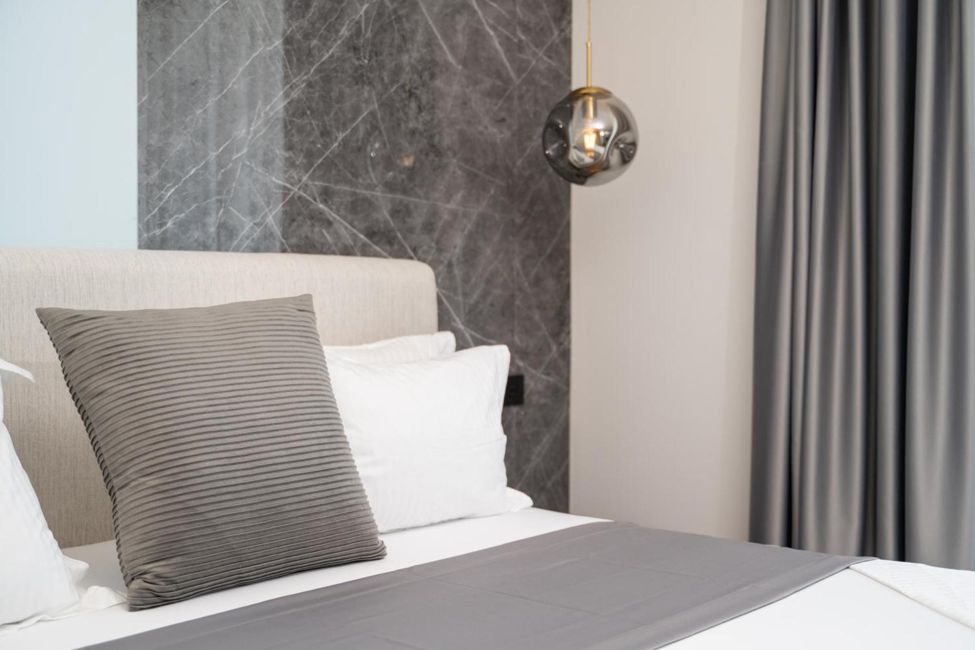 Hotel Teuta Ulcinj Kültér fotó