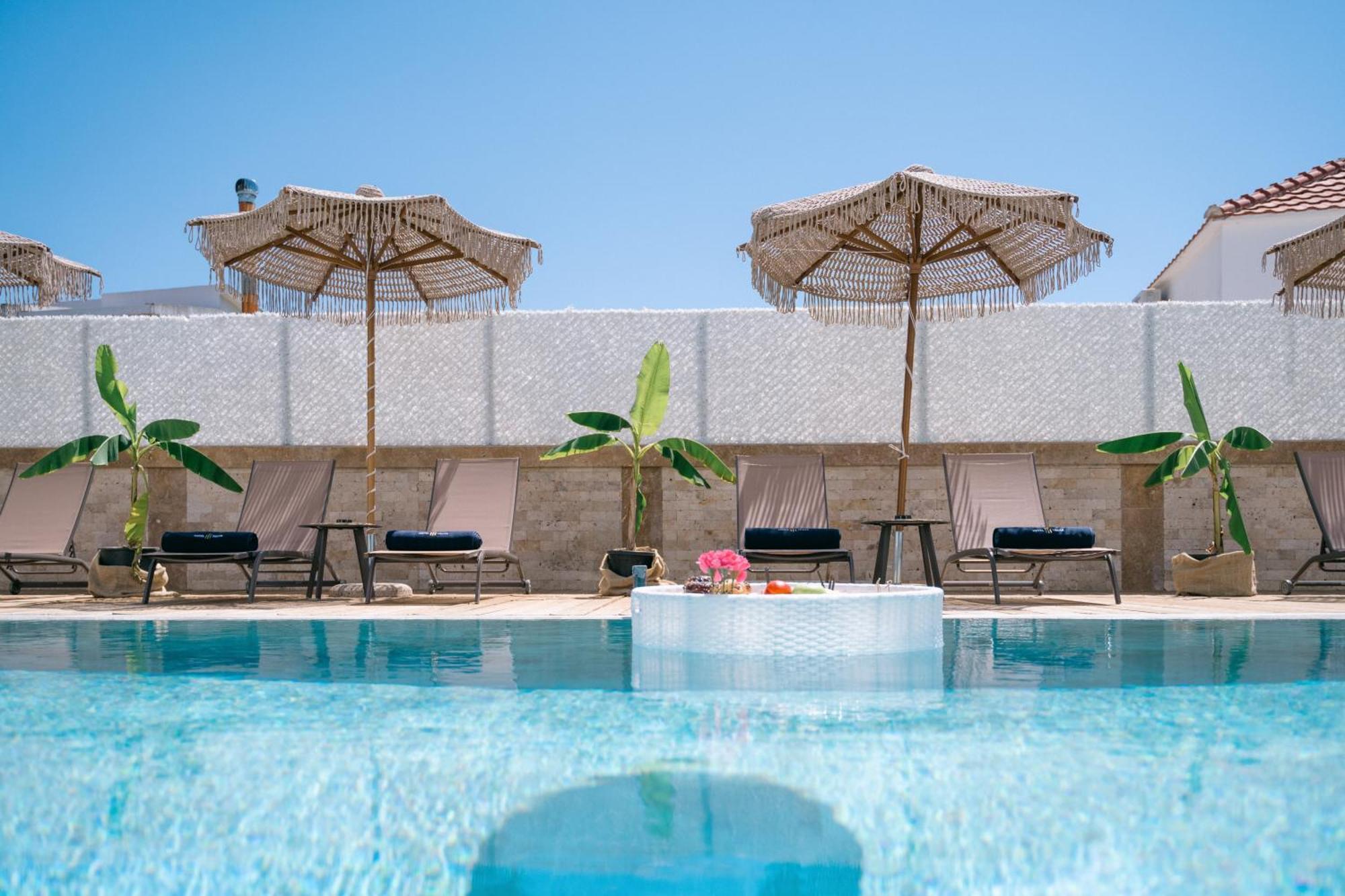 Hotel Teuta Ulcinj Kültér fotó
