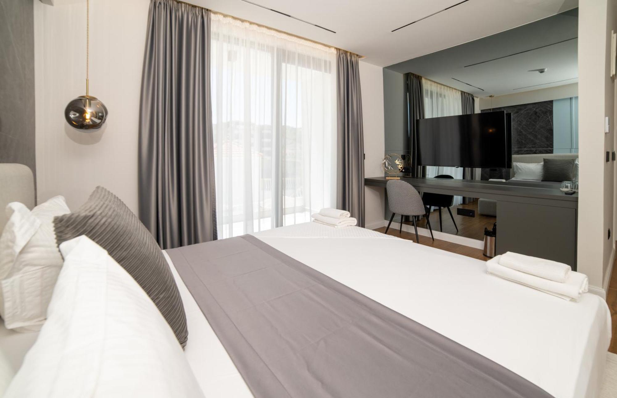 Hotel Teuta Ulcinj Kültér fotó