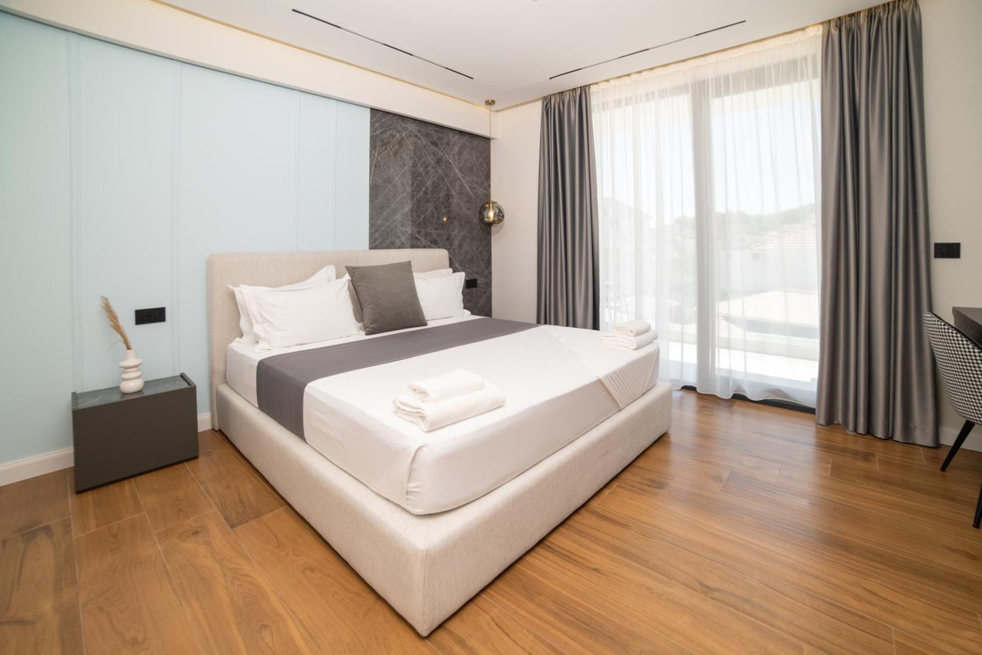 Hotel Teuta Ulcinj Kültér fotó
